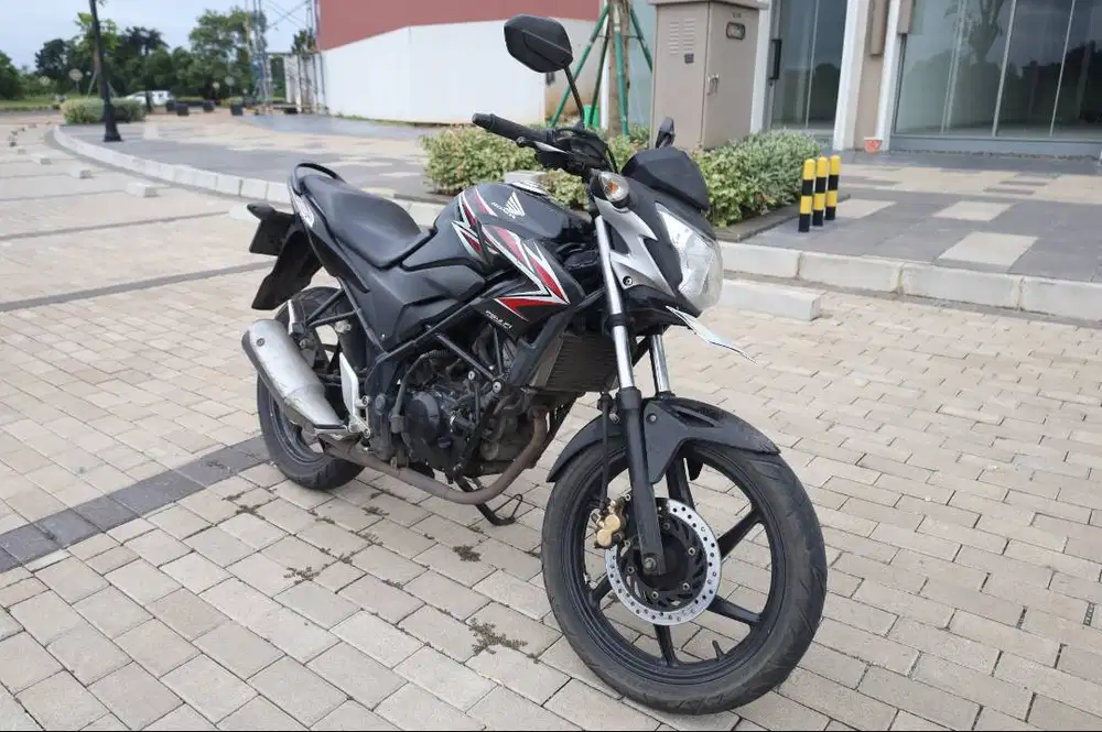 Honda CB150R Streetfire Tahun 2013 – Tangan Pertama