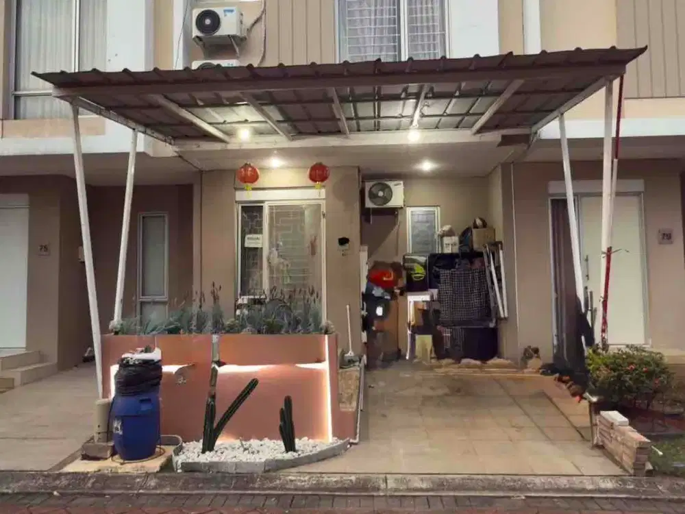 Rumah 2 lantai di kompleks perumahan, harga di bawah pasaran