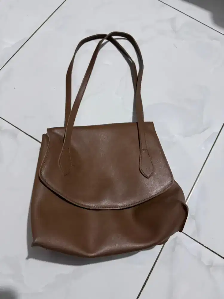 Tas Wanita Coklat Kondisi Masih Bagus – Gratis