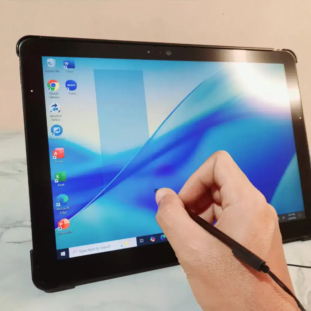 Fujitsu V727 Core m3 Ram 8GB SSD 128GB Touchscreen Pen Laptop 2in1