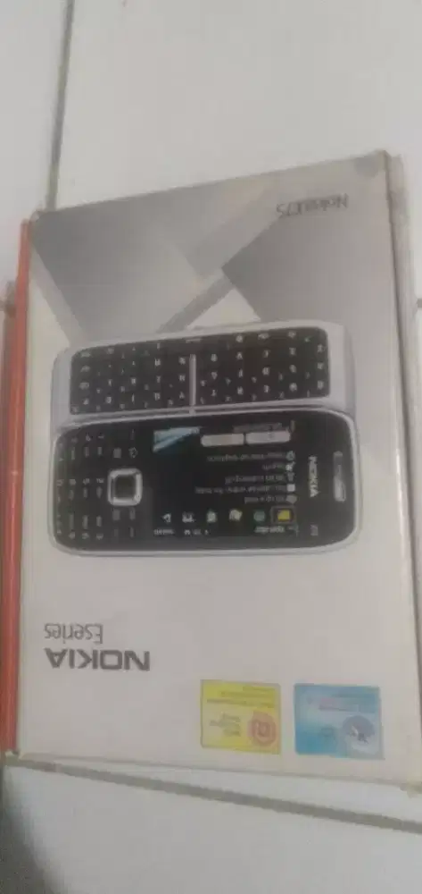Ponsel jadul Nokia E75