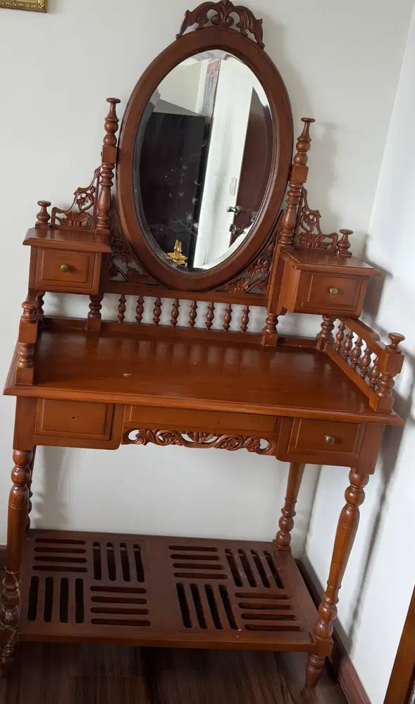 Meja Rias - Kayu Jati