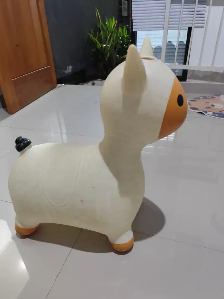 Mainan alpaka/kuda karet dan perosotan