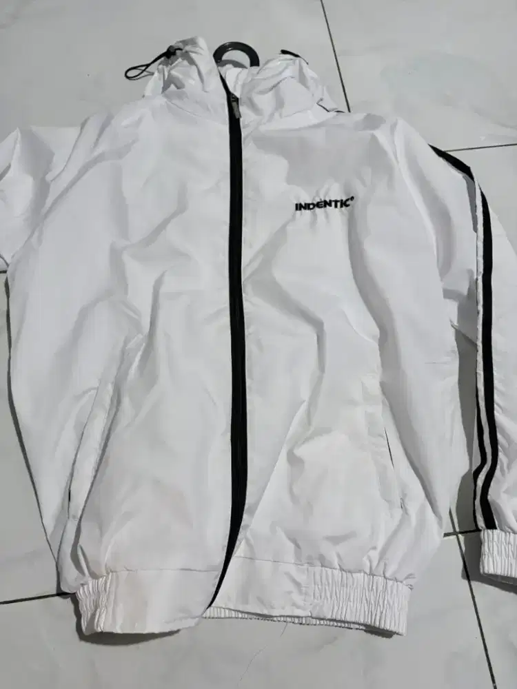 Jaket Pria Kondisi Masih Bagus – Gratis