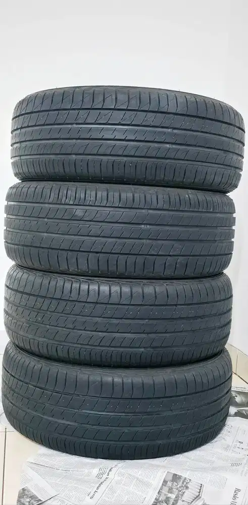 Dijual cepat  copotan Ban Dunlop Sport LM705  235/55 R18