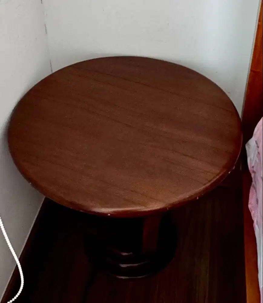 Meja Samping/Meja Kecil