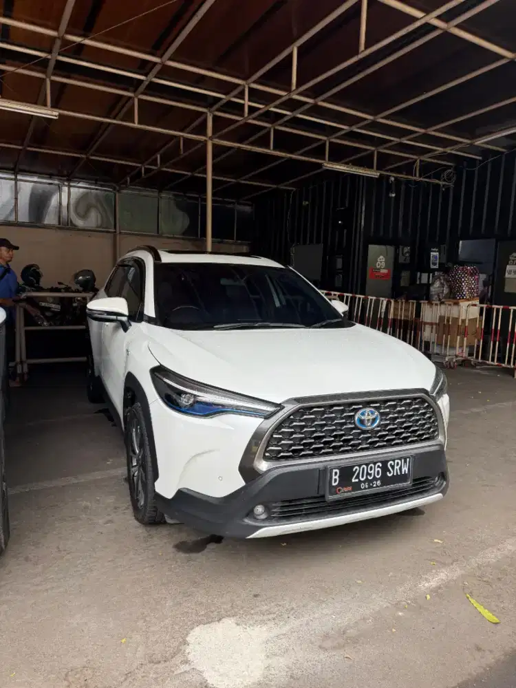 DIJUAL Toyota Corolla Cross Hybrid 2021 (Putih)–Kondisi Sangat Terawat