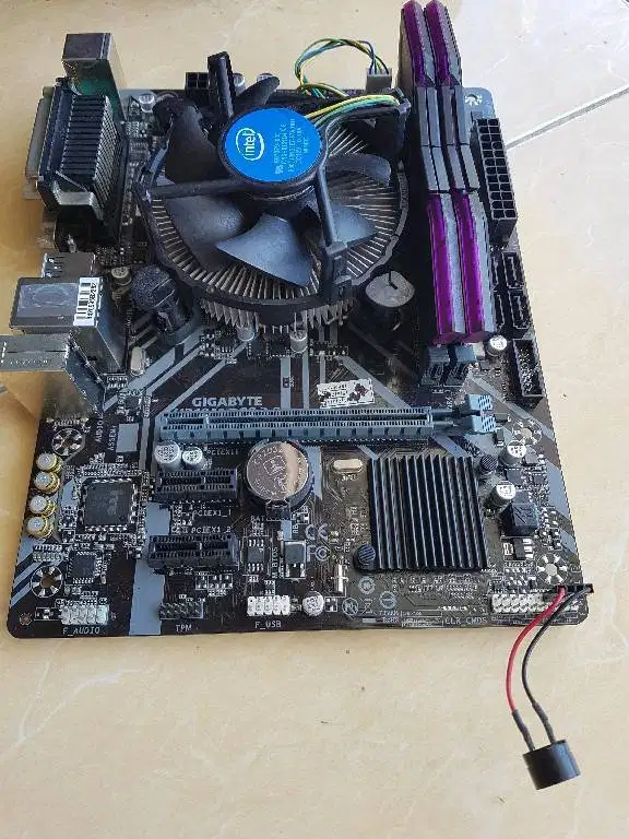 Sepaket Intel Core i3 8100 | Gigabyte H310M-DS2 2.0 | Ram 8GB DDR4