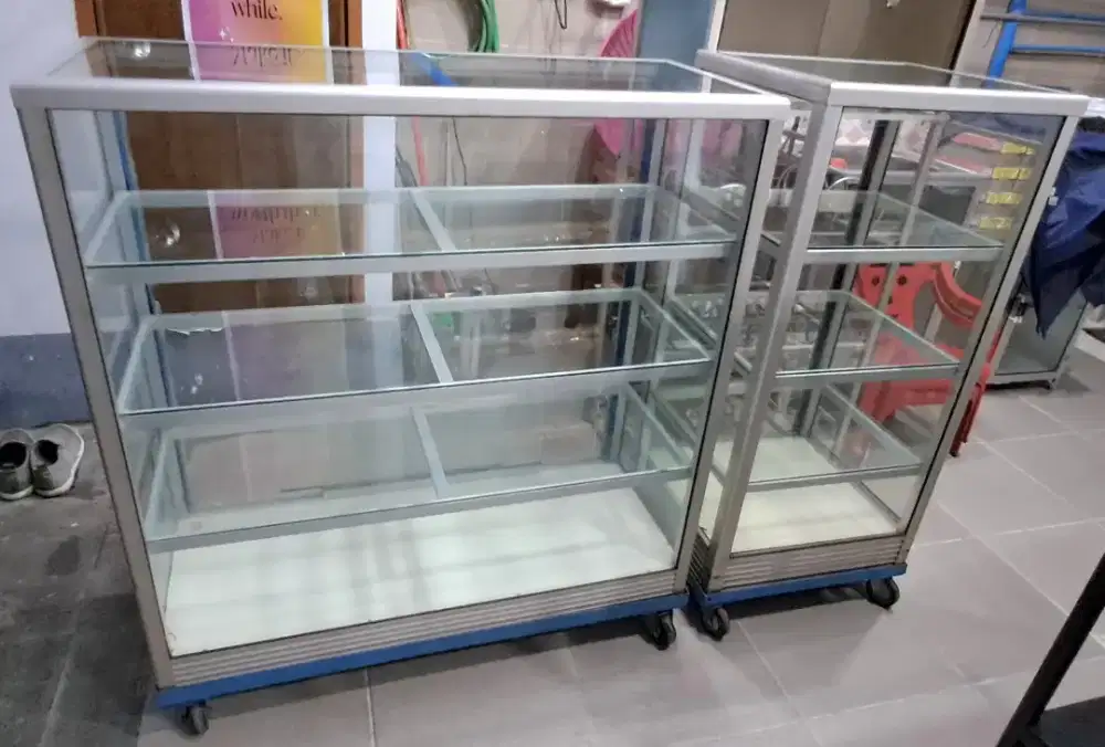 Murahhh.. 2 Etalase Aluminium