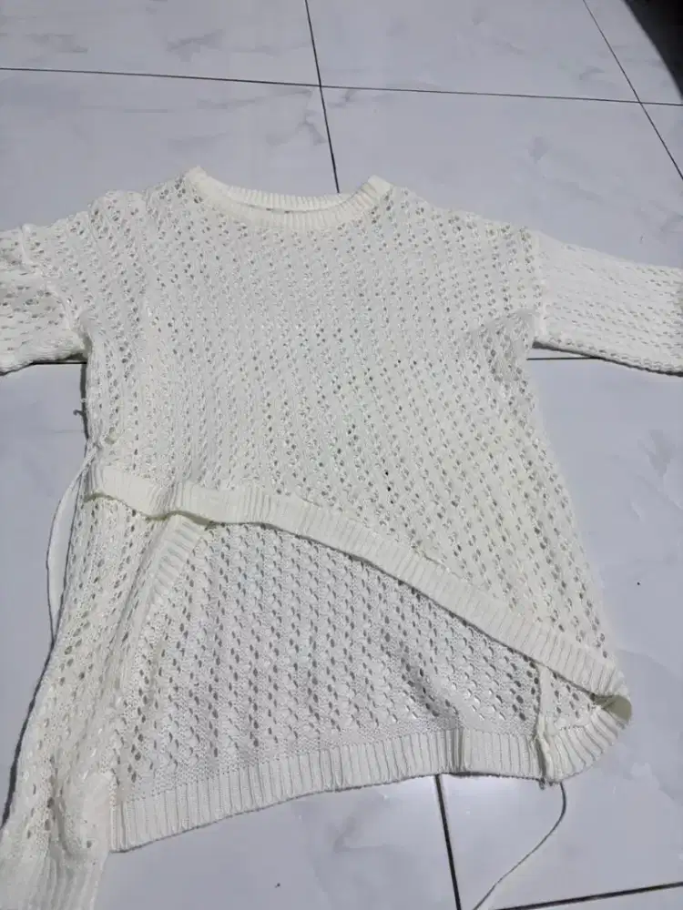 Pakaian Wanita Bekas Layak Pakai – Gratis Dibagikan