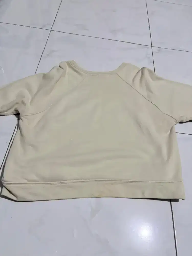 Sweater Wanita Putih, Gratiss