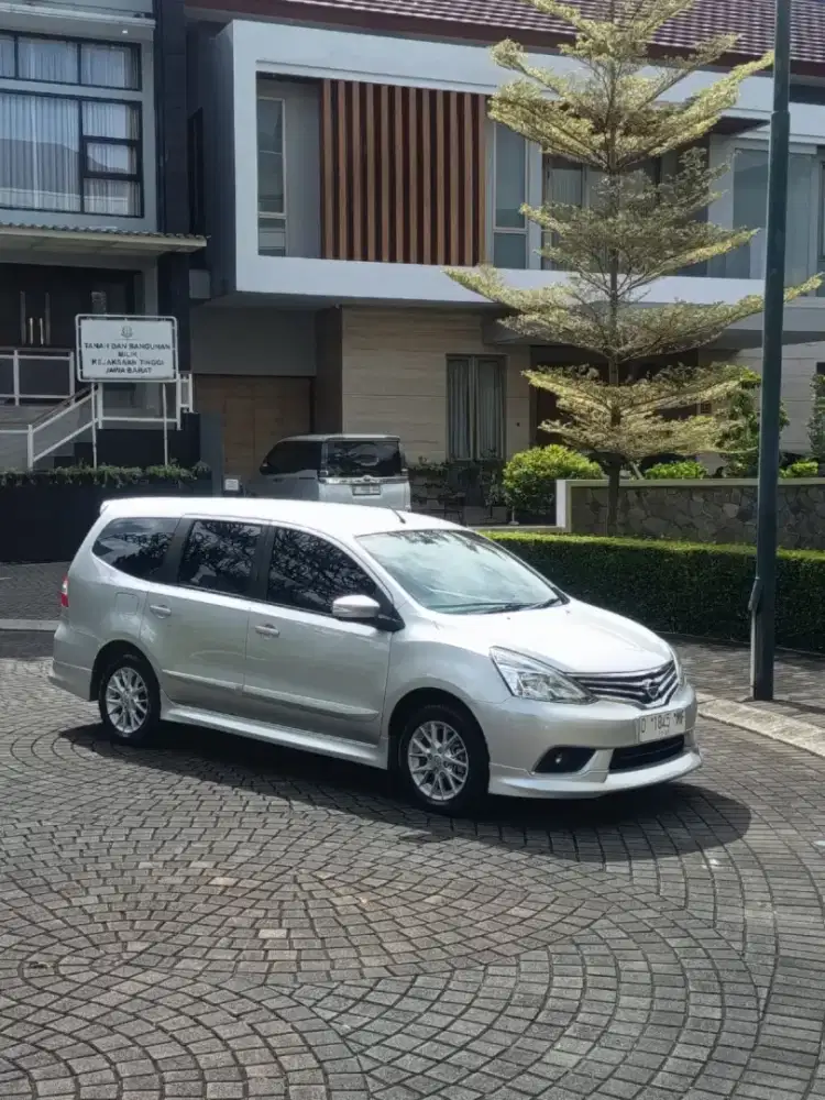 NISSA GRAND LIVINA XV HWS AT 2015 LOW KM ISTIMEWA
