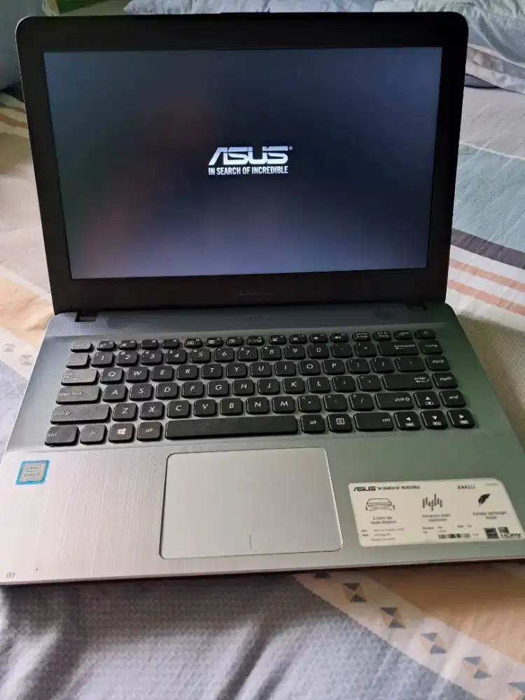 Laptop Asus silver