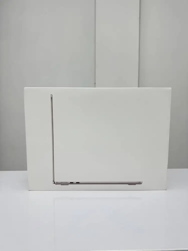 New! MacBook Air 2022 • 16/256GB