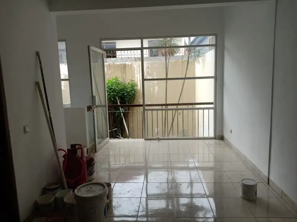 rumah 2 lantai di mekar wangi dekat mall dan pusat kuliner