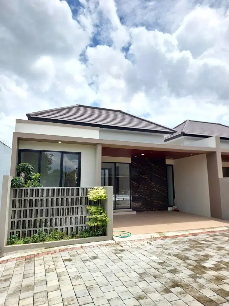 Rumah Baru Dekat Masjid di Maguwoharjo