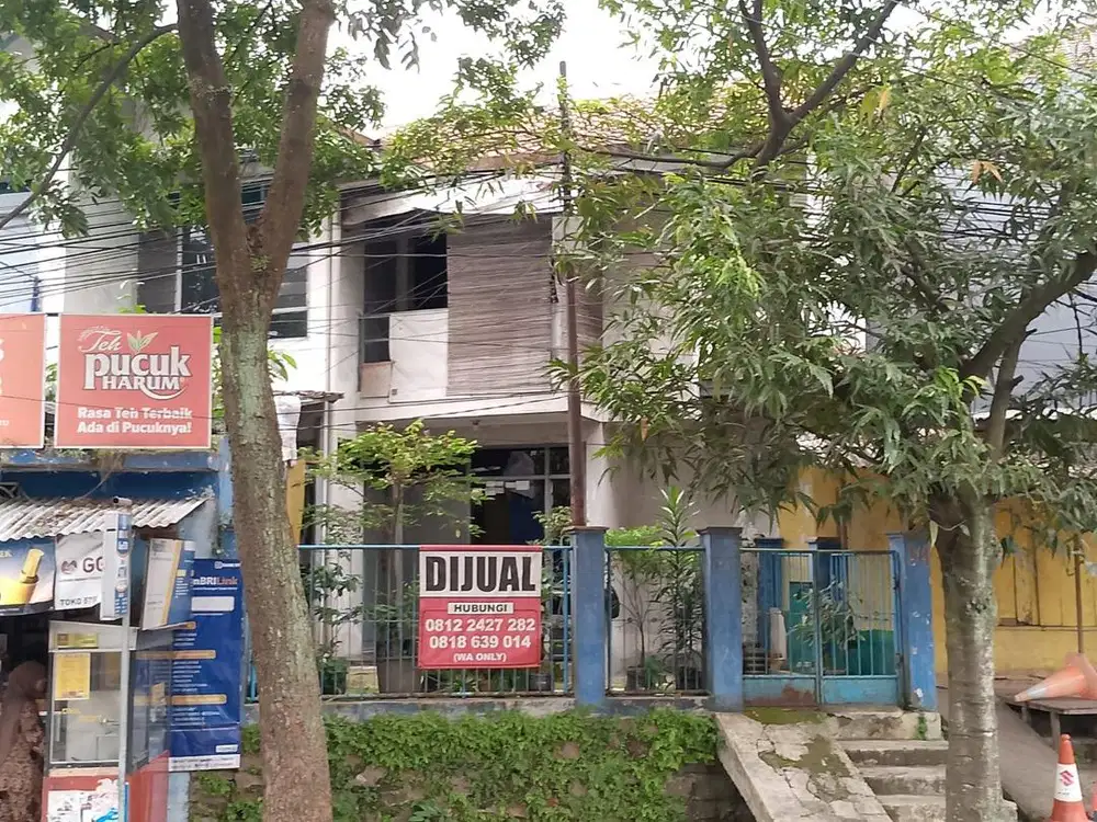Dijual rumah dipinggir jalan bisa untuk bangunan komersil