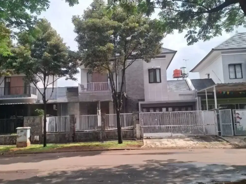 Disewakan Rumah Rapi Pinggir Jalan Strategis Heliconia Extension