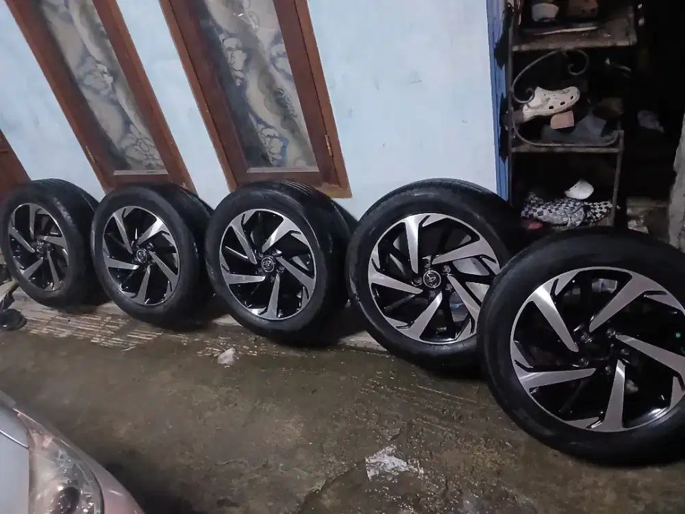 Jual Velg Ring 17 oem Rush TRD 2020 plus ban