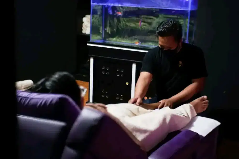 DIBUTUHKAN TERAPIS PIJAT REFLEKSI