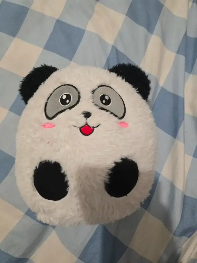 Boneka panda kecil