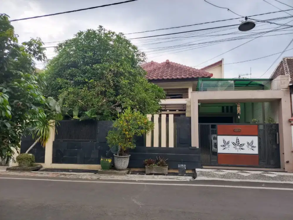 RUMAH DIJUAL LOKASI STRATEGIS TENGAH KOTA