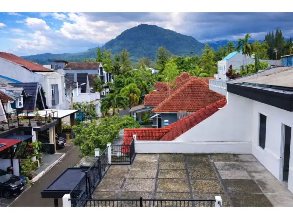 DIJUAL RUMAH EXCLUSIVE SIAPHUNI VIEW BAGUS STRATEGIS DI VENESIA SENTUL CITY SSR799