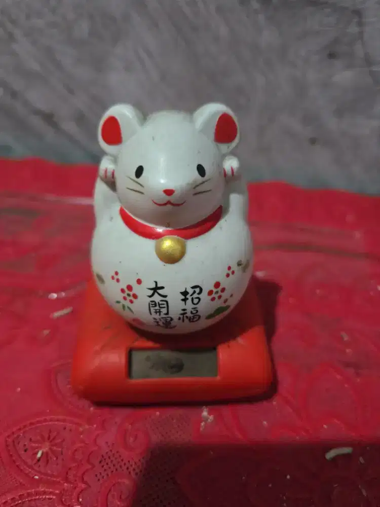 Pajangan dashboard model tikus