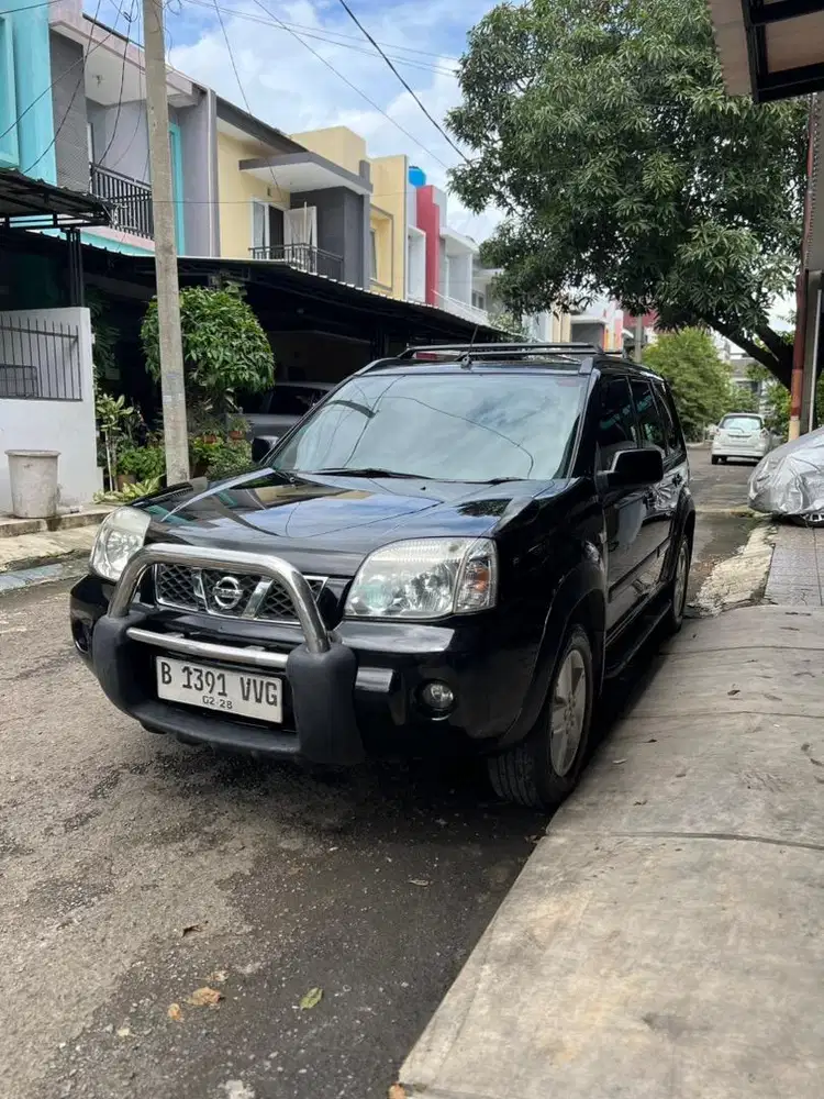 Nissan X-Trail 2.5 STT Automatic 2008 LowKm Hitam Metalik