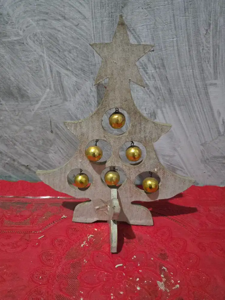 Pajangan pohon natal kayu
