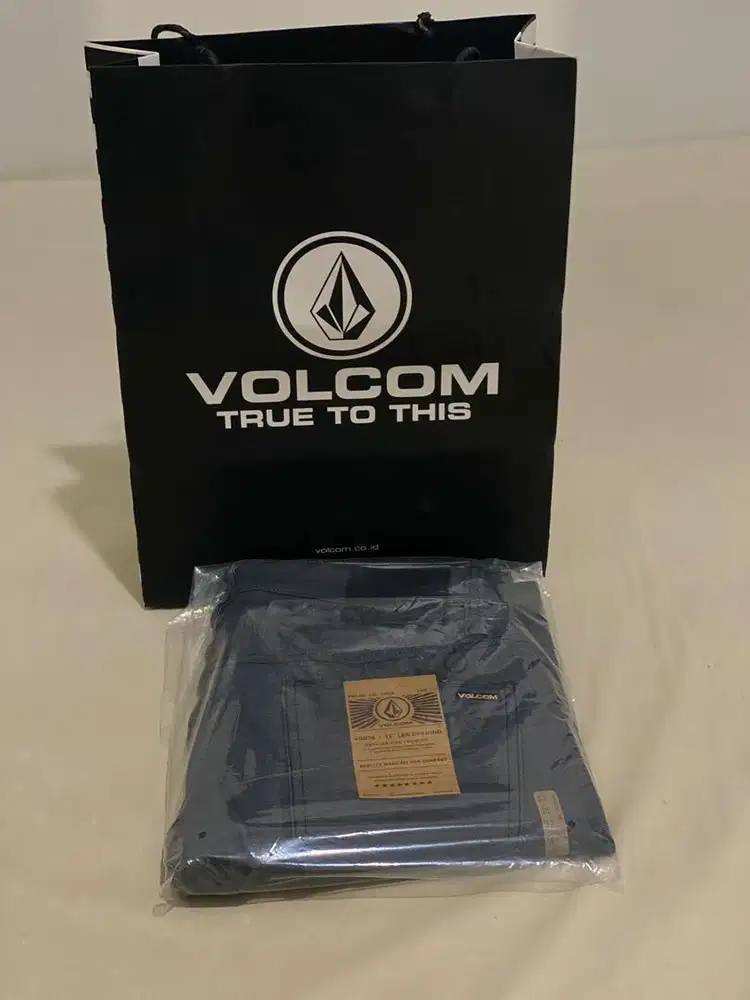Celana Volcom Original Terbaru ( size:32 )