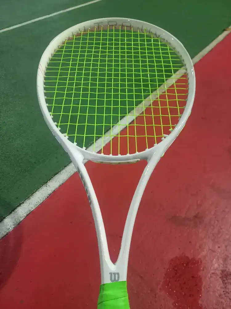 Raket Tenis Wilson Ultra UV 103