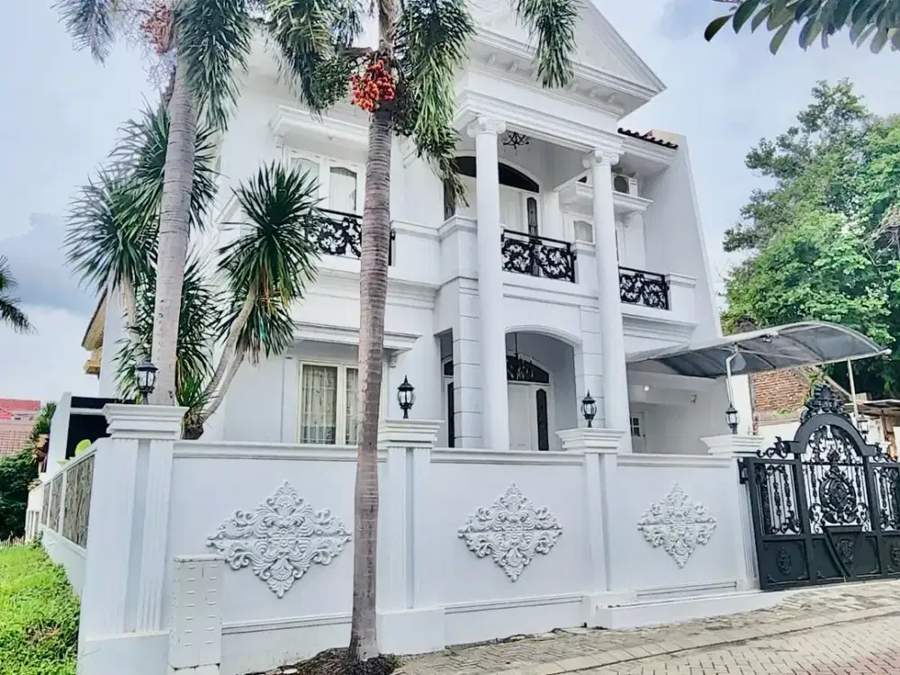 DISEWAKAN RUMAH INTERNATIONAL VILLAGE CITRALAND 4KT DEKAT GWALK SEMI FURNISH