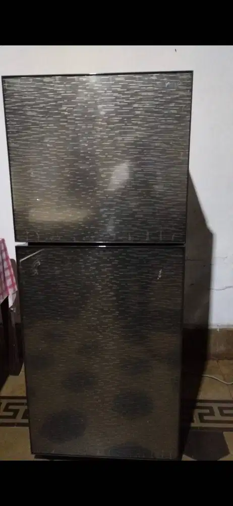 Jual Kulkas Sharp 2 Pintu SJ 246 Kondisi bagus