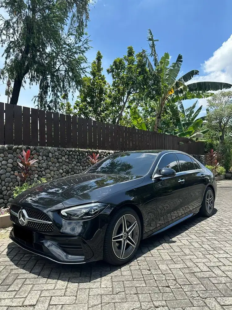 Mercedes Benz C300 w206 2023 Hitam Mercy Perfect Condition