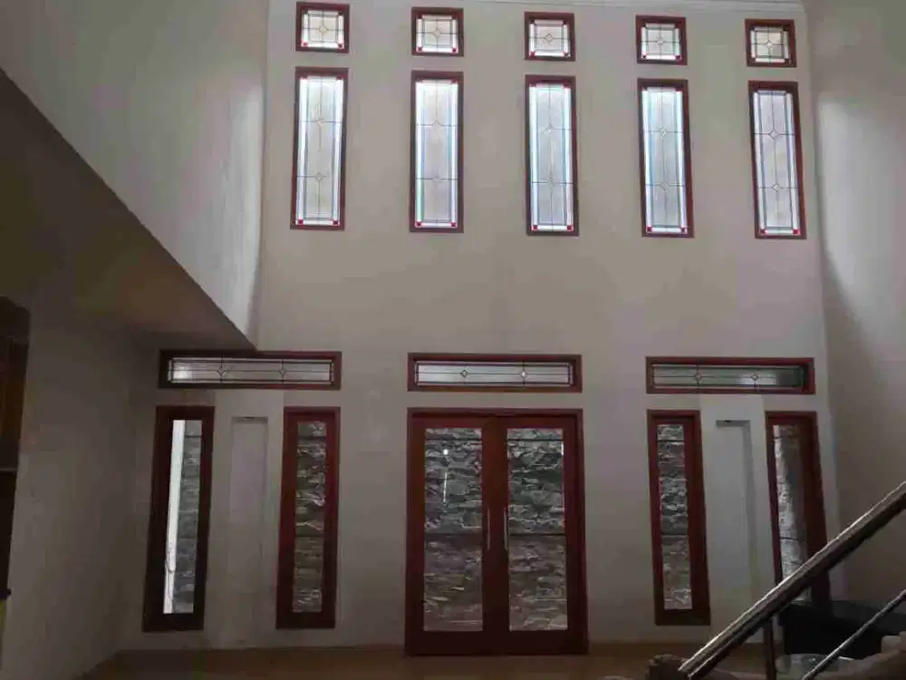 Jual / Sewa Rumah Luas Tengah Kota Sayap Otista Pungkur Siap Huni