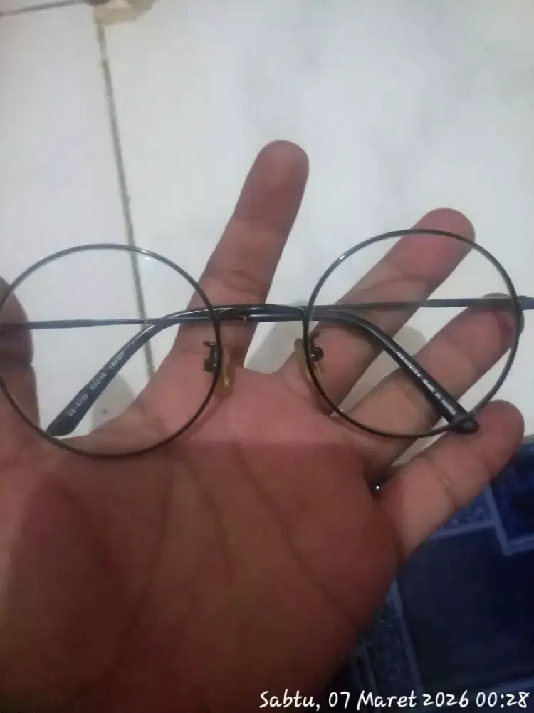 Kaca mata baca ssanglesia  18 kgp