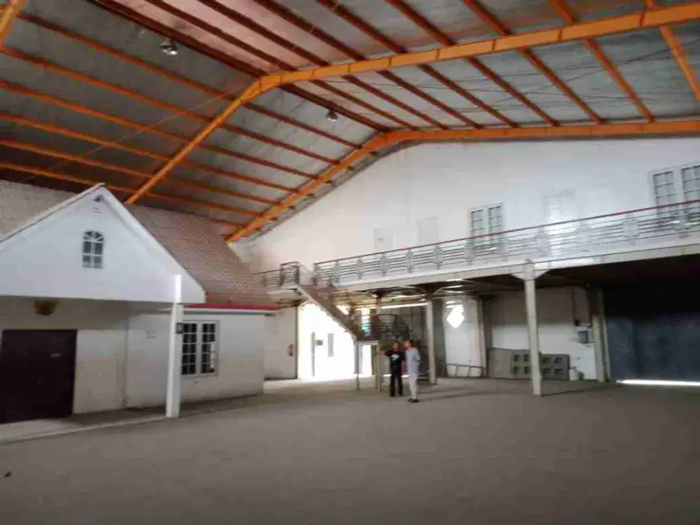 Di sewakan Gudang plus kantor.
Lokasi sangat strategis di jln raya Sirkuit Sentul