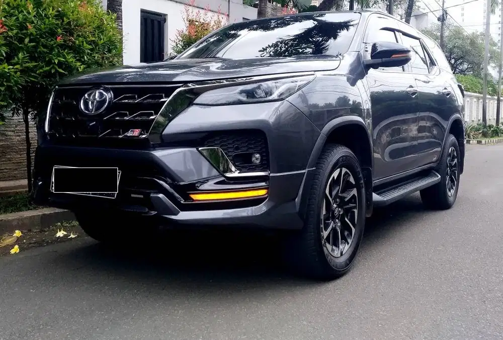 Fortuner GR 2.8 Sport AT 2022 ORIGINAL ISTIMEWA