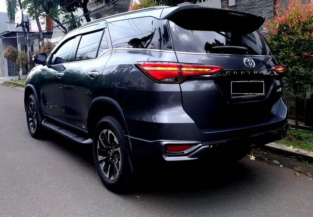 Fortuner GR 2.8 Sport AT 2022 ORIGINAL ISTIMEWA