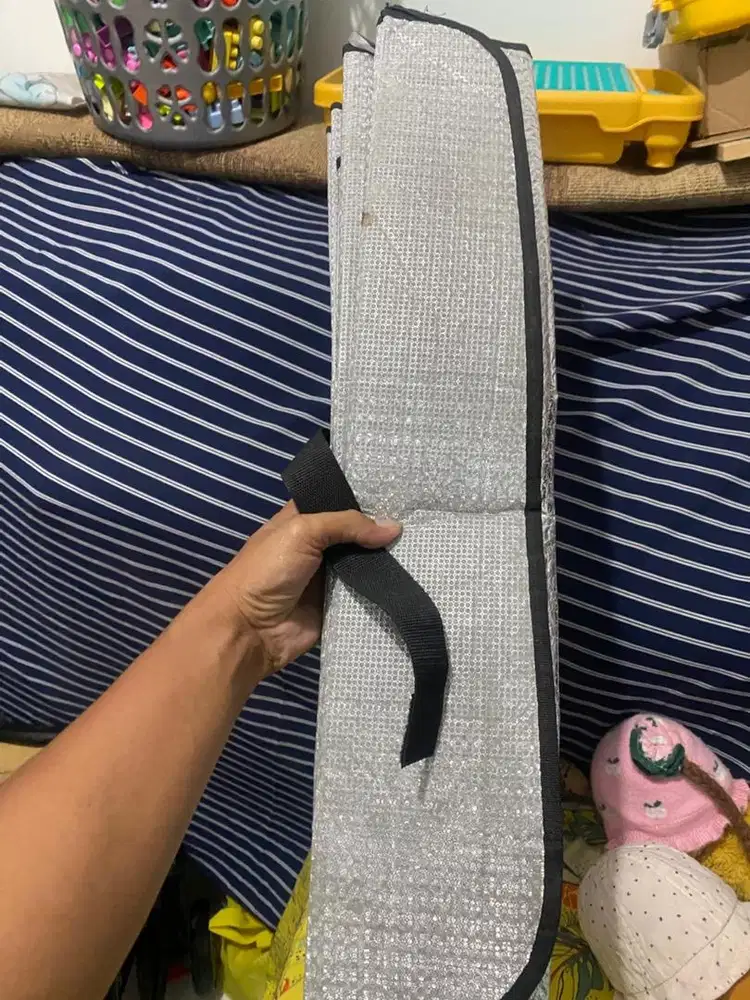 Jual Sunshade Mobil Kaca Depan bahan tebal .