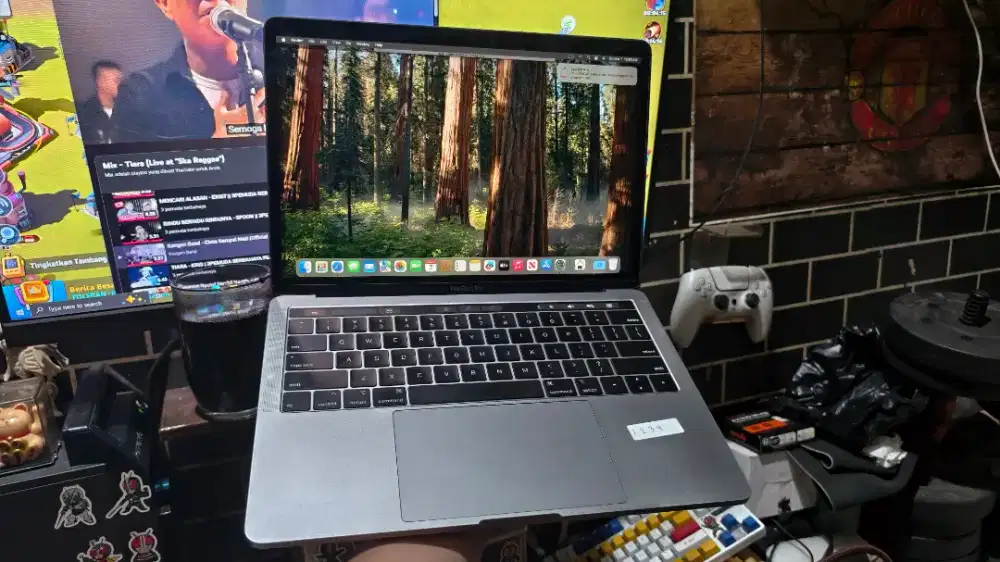 Macbook Pro 2019 Touchbar iBox Mulus Normal Siap Pakai