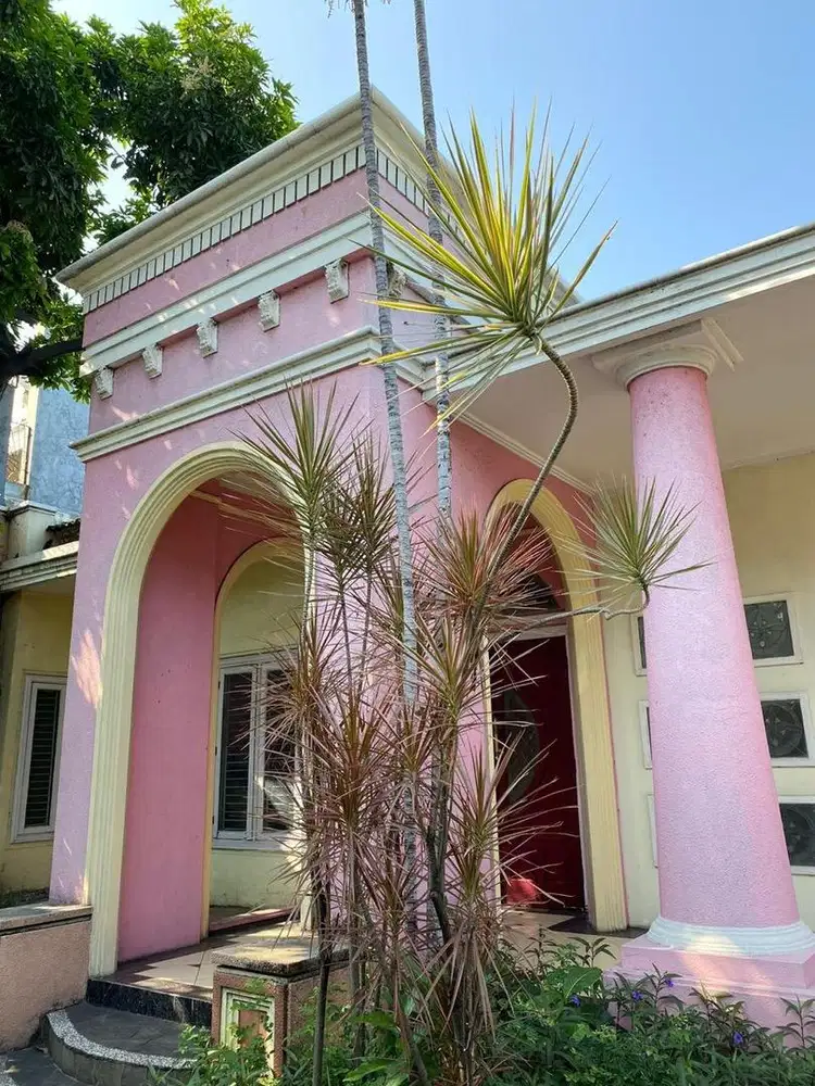 Rumah Hook 700m2 Lokasi Strategis Exit Tol Perak Depan Patung Suroboyo