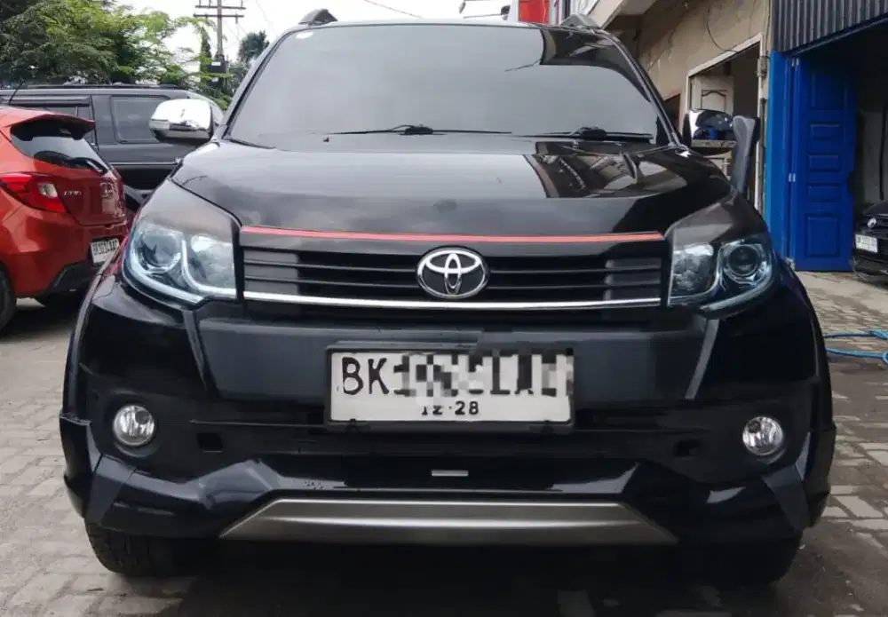 Rush TRD Ultimo Manual 2017 Hitam