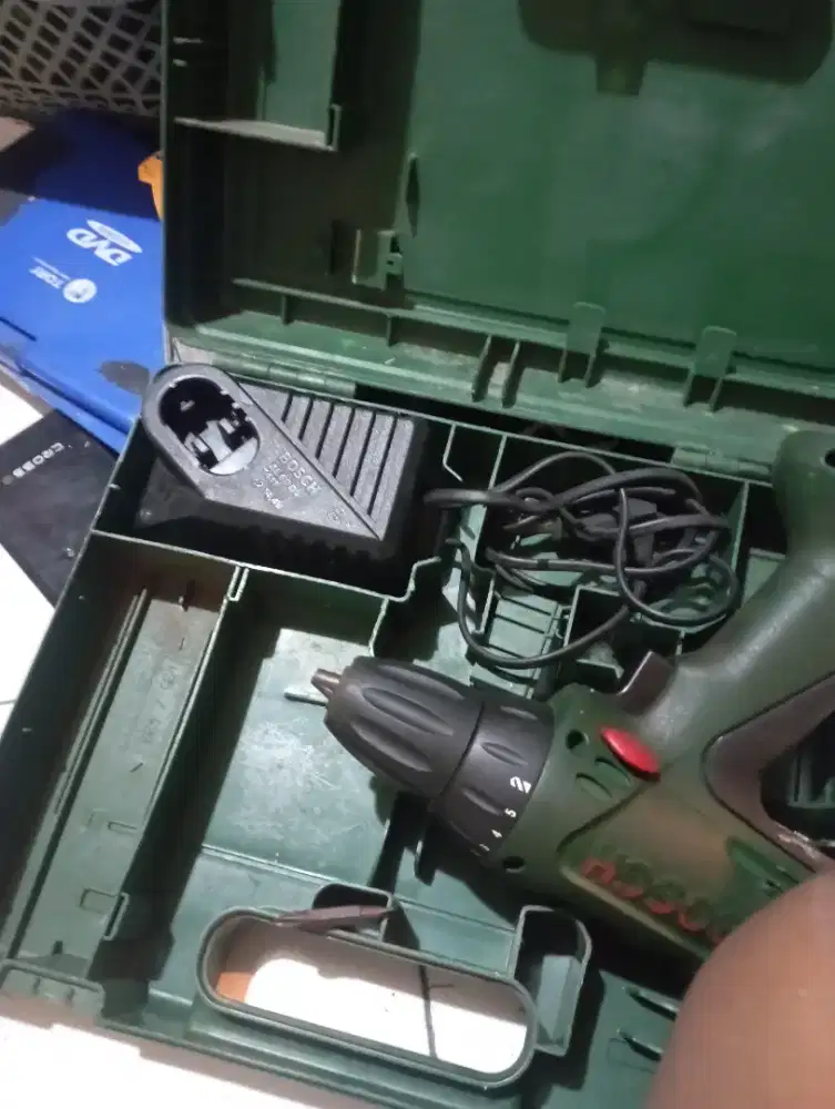 Bor bosch minus ga ada baterry