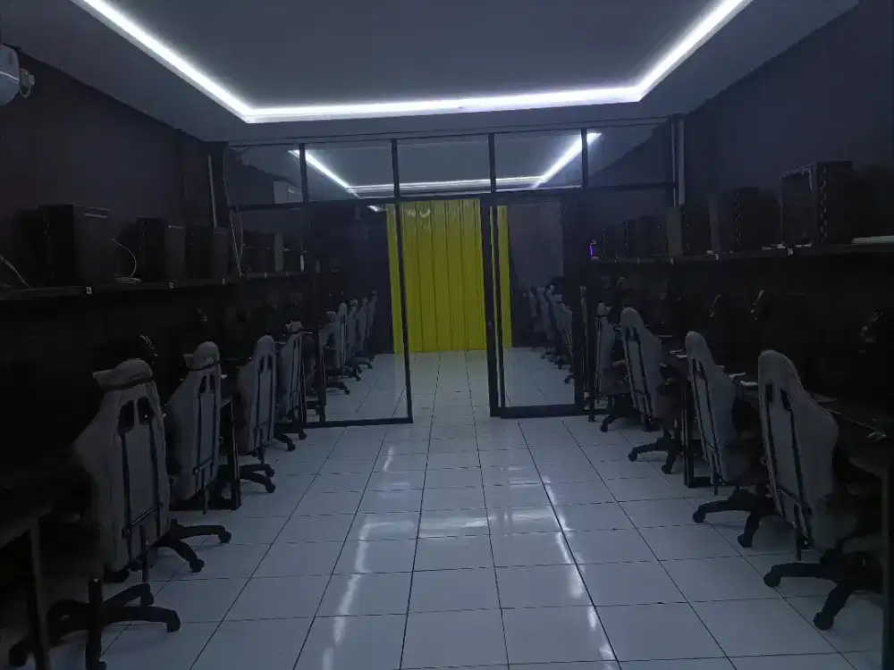 LOWONGAN KERJA OPERATOR INTERNET CAFE & PLAYSTATION