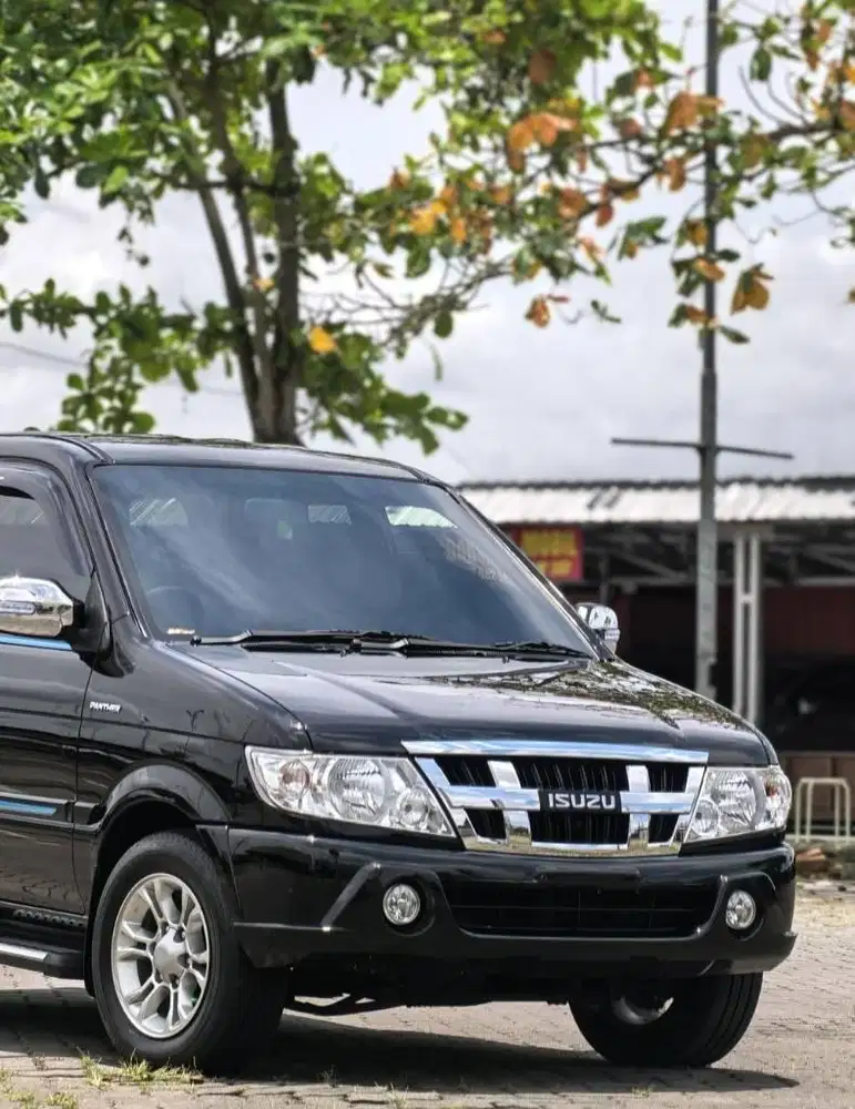 ANTIK KM 40 Isuzu Panther LS Turbo 2019 Manual Plat H Like New