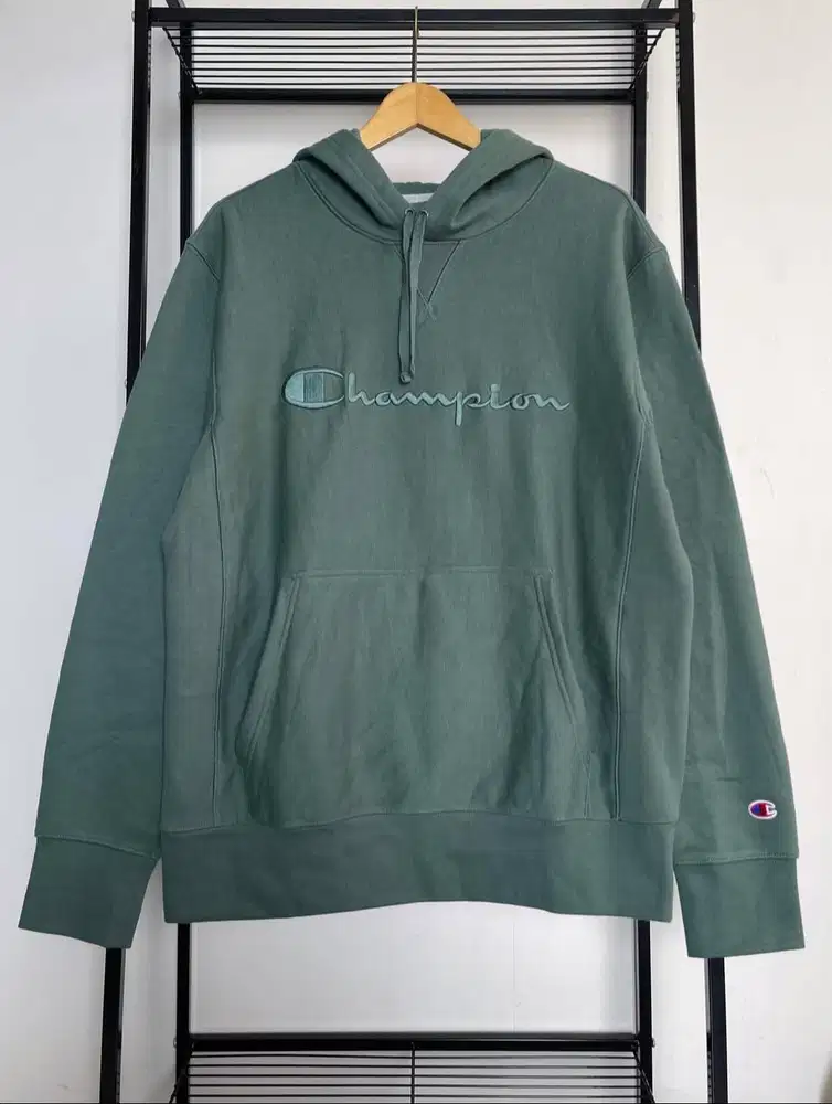 CHAMPION ICONIC SCRIPT LOGO HOODIE FLEECE - GREEN FOREST SIZE L