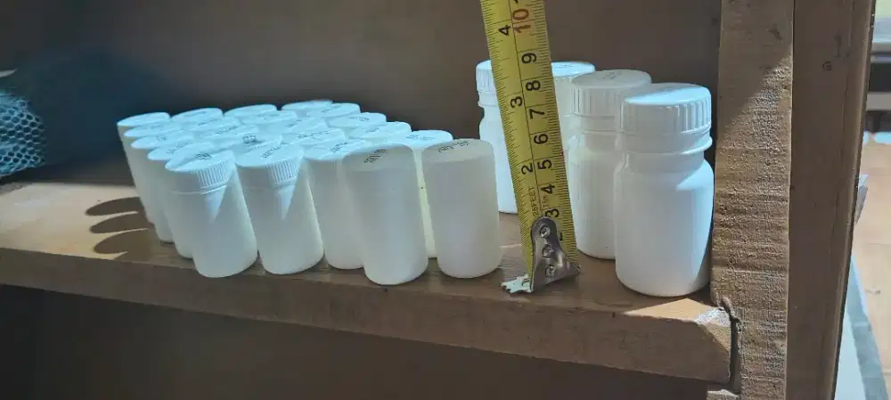 Botol Bekas Vitamin IPI (Borong semua) Besar 4 Kecil 20 an