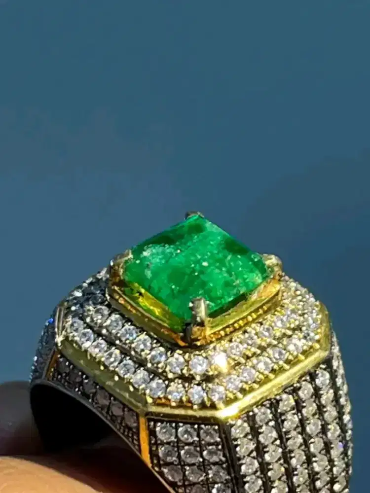 Natural Emerald ( Beryl )